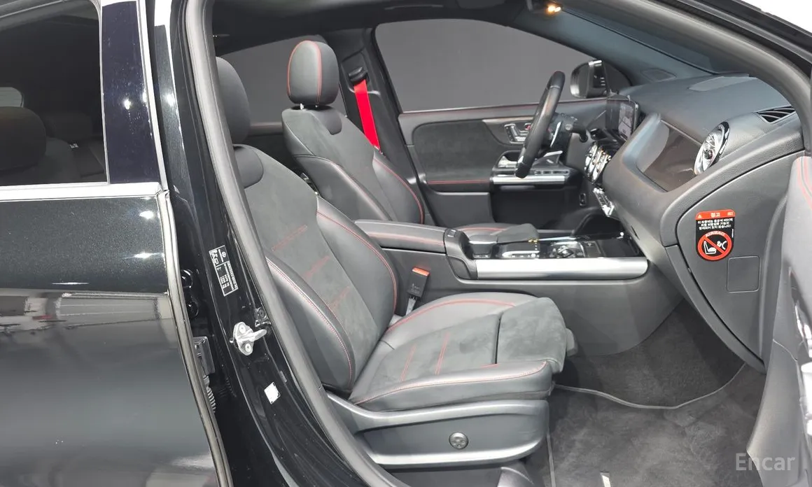 Фото 11 - Mercedes-Benz GLA-Class