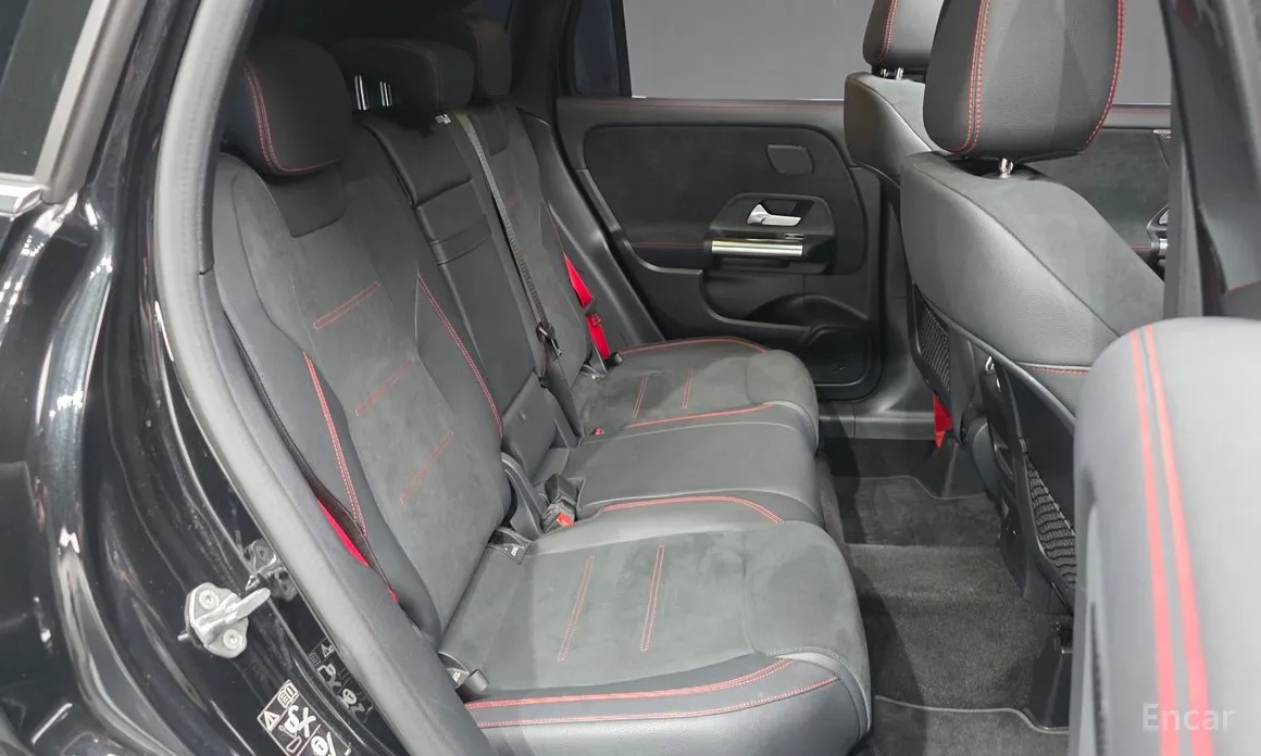 Фото 12 - Mercedes-Benz GLA-Class