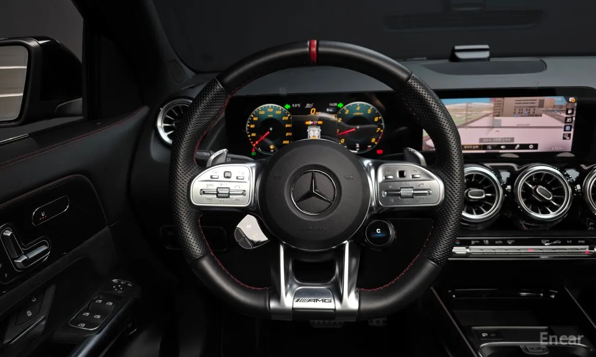 Фото 13 - Mercedes-Benz GLA-Class