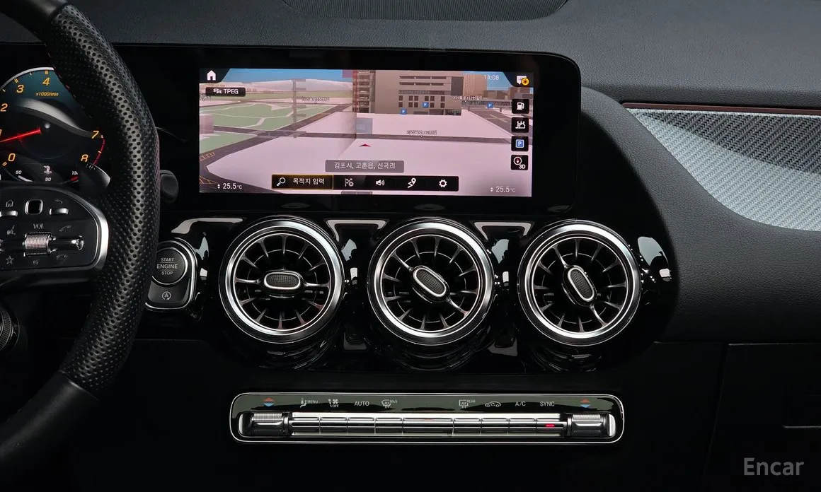 Фото 14 - Mercedes-Benz GLA-Class