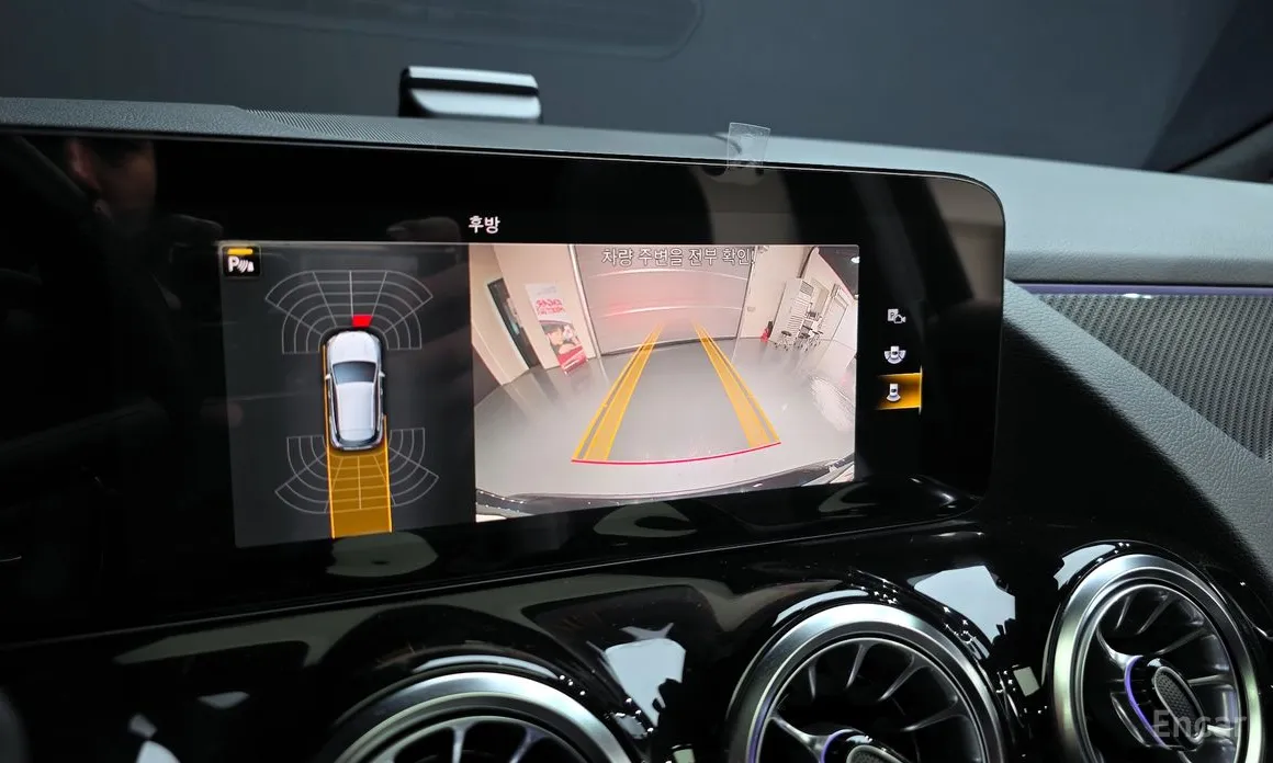 Фото 15 - Mercedes-Benz GLA-Class