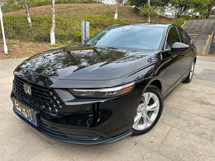 Фото 1 - Honda Accord