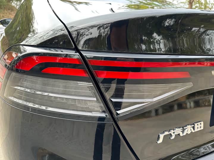 Фото 17 - Honda Accord