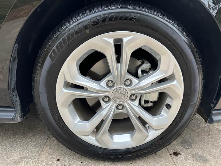 Фото 18 - Honda Accord