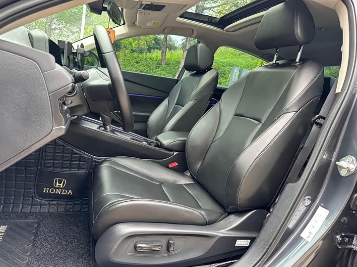 Фото 19 - Honda Accord