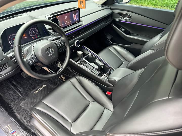 Фото 21 - Honda Accord