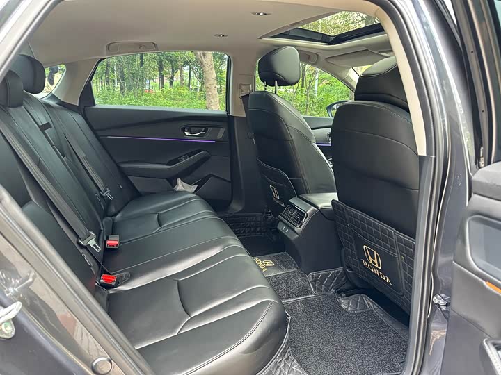 Фото 24 - Honda Accord