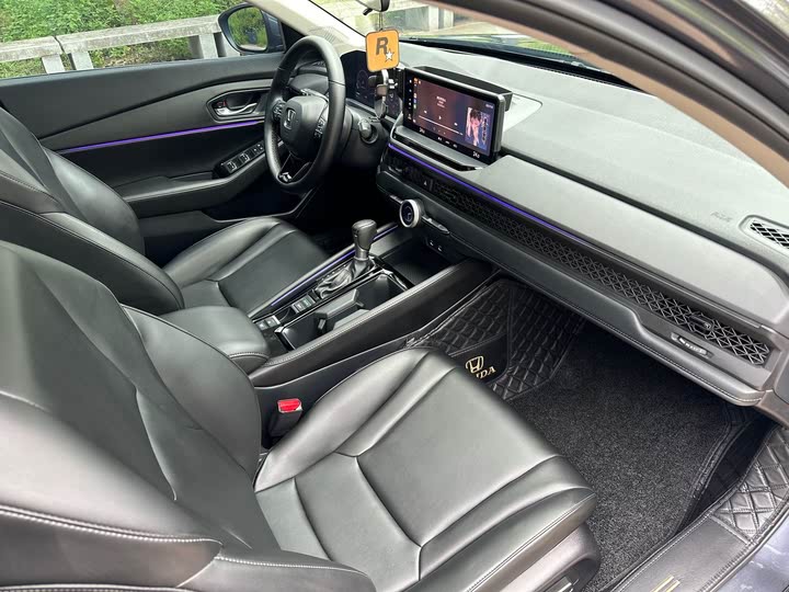 Фото 27 - Honda Accord