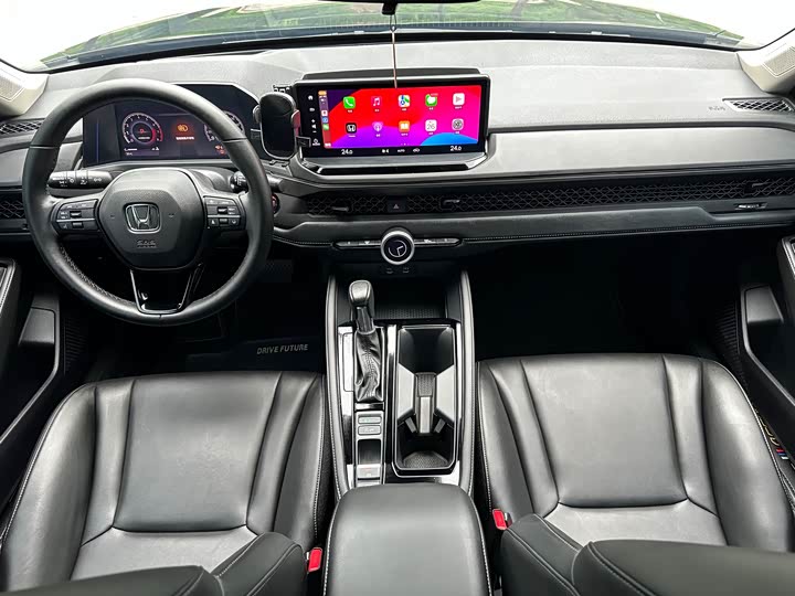 Фото 28 - Honda Accord