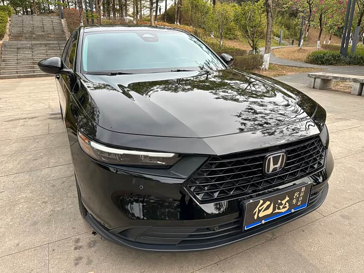 Фото 3 - Honda Accord