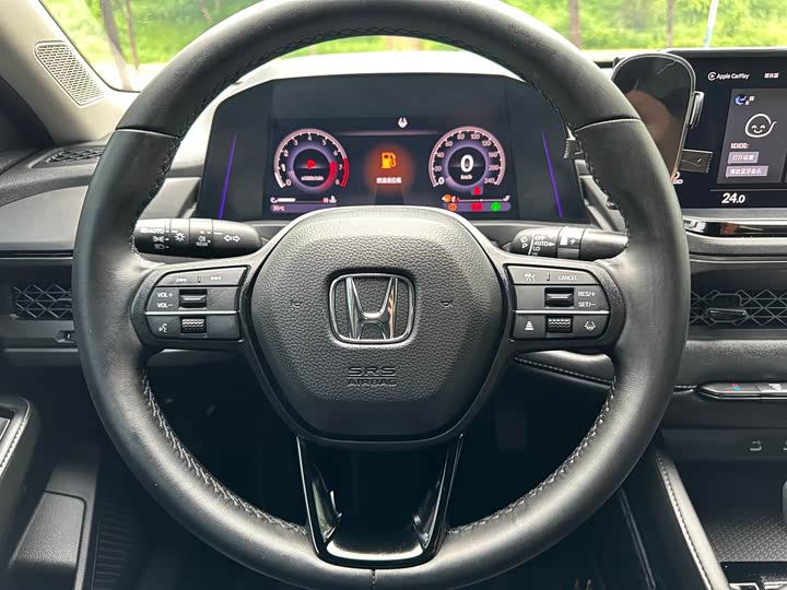 Фото 32 - Honda Accord