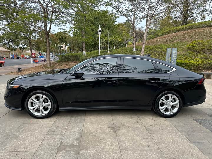 Фото 6 - Honda Accord