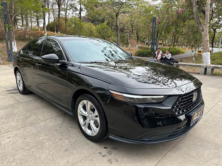 Фото 8 - Honda Accord