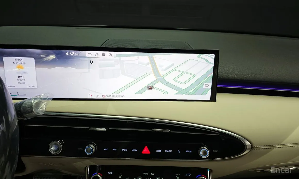 Фото 14 - Genesis GV70