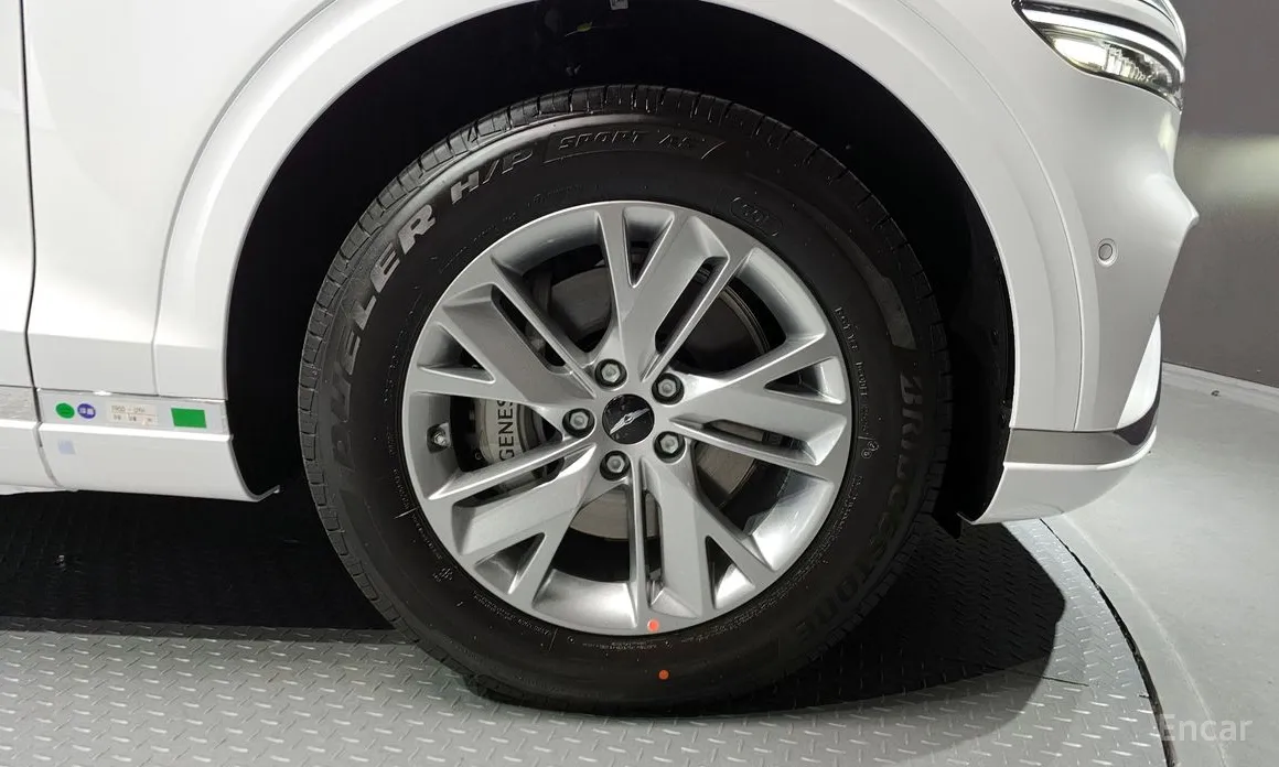 Фото 5 - Genesis GV70