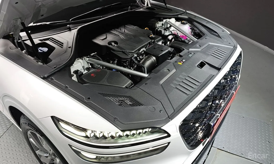 Фото 6 - Genesis GV70