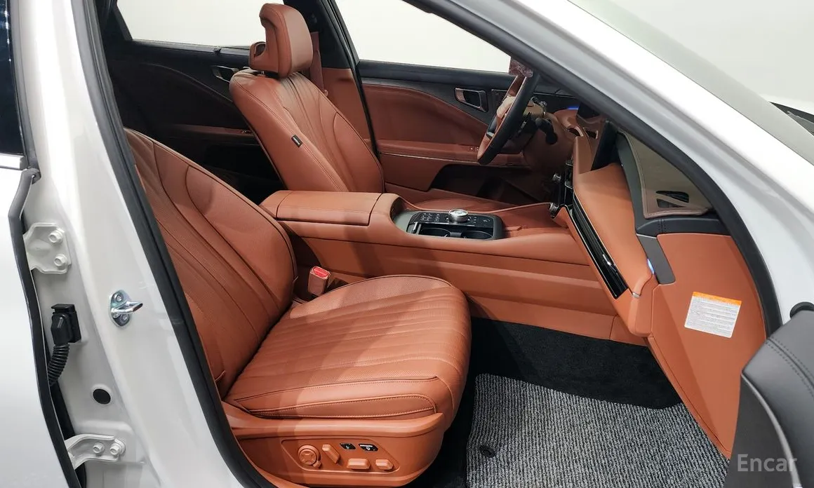 Фото 17 - Kia K8