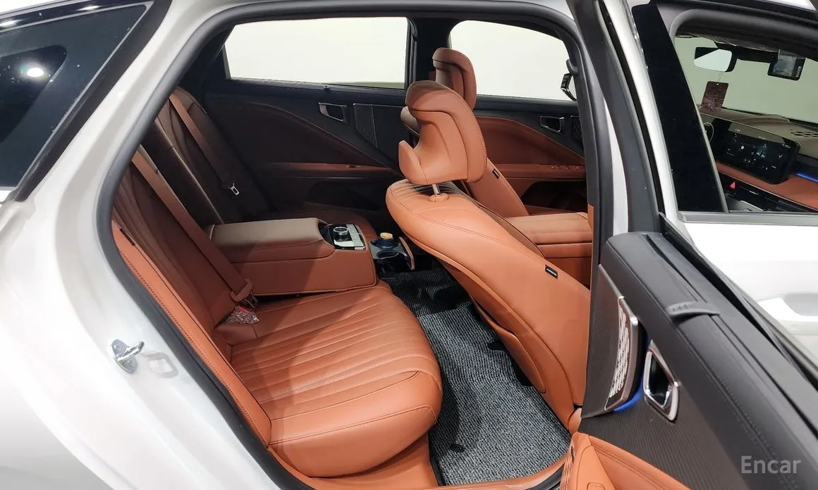 Фото 18 - Kia K8