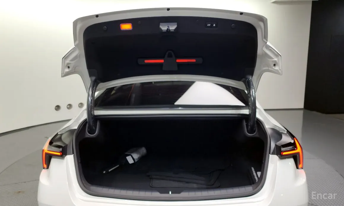 Фото 19 - Kia K8