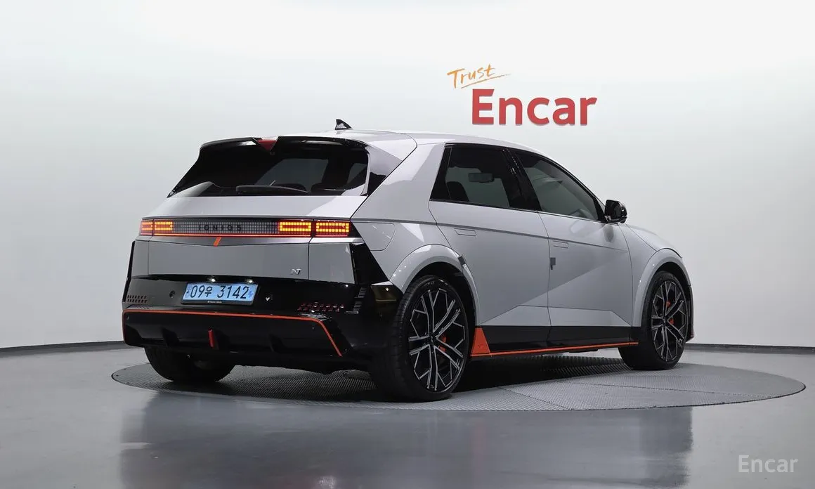 Фото 2 - Hyundai Ioniq 5