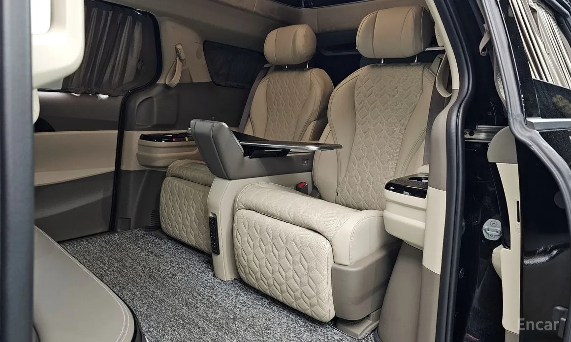 Фото 12 - Kia Carnival