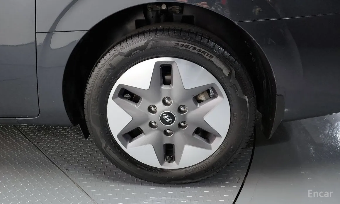 Фото 5 - Hyundai Staria