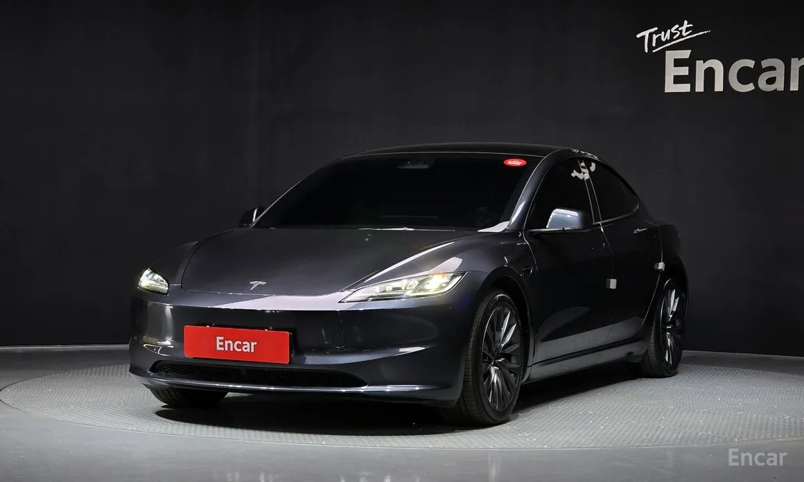 Фото 1 - Tesla Model 3