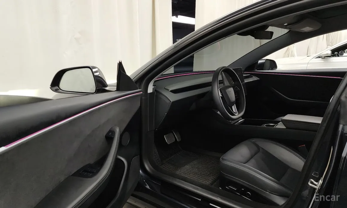 Фото 10 - Tesla Model 3