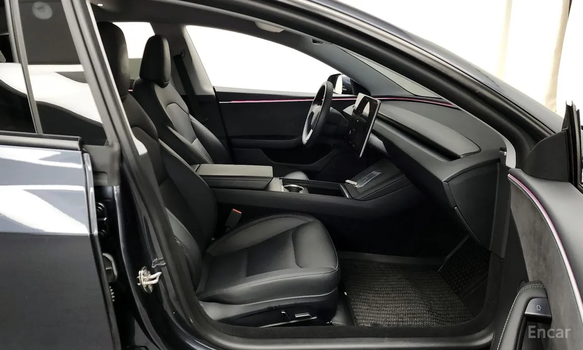 Фото 11 - Tesla Model 3