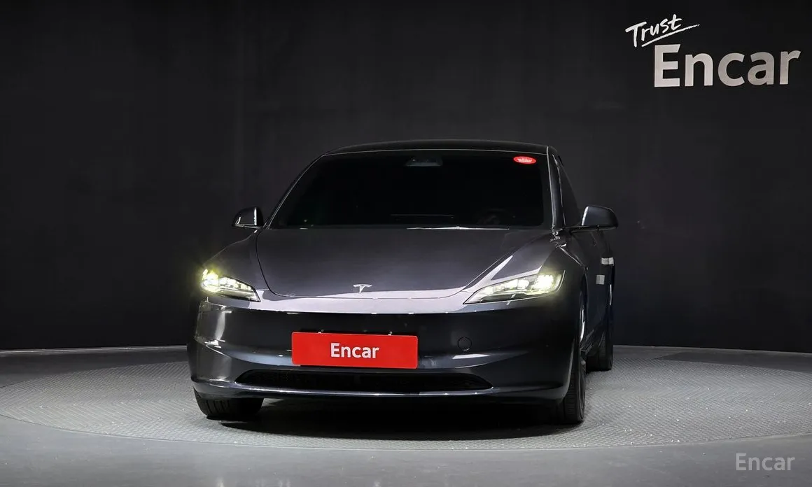 Фото 3 - Tesla Model 3