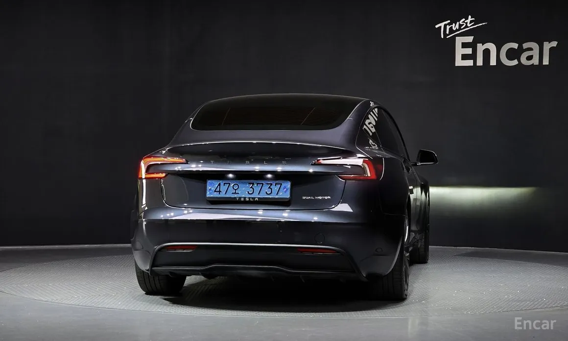 Фото 4 - Tesla Model 3