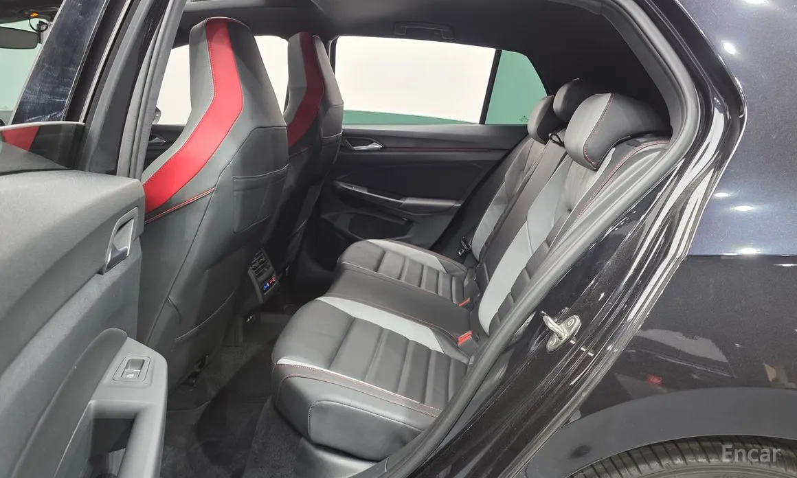 Фото 12 - Volkswagen Golf