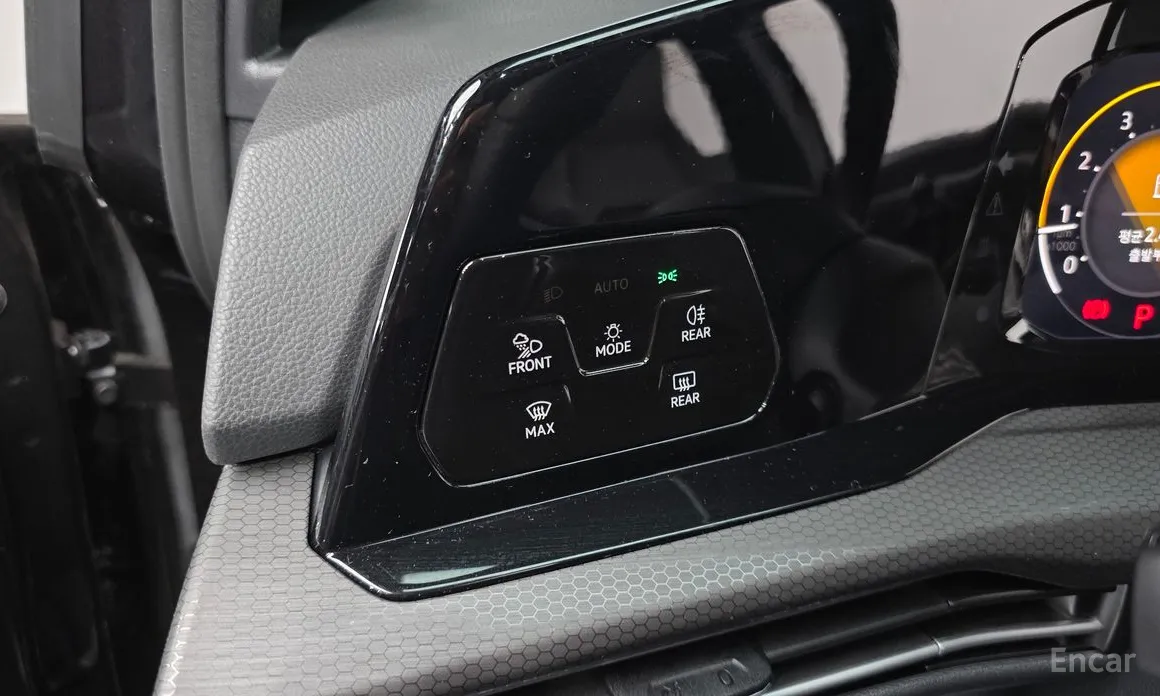 Фото 17 - Volkswagen Golf