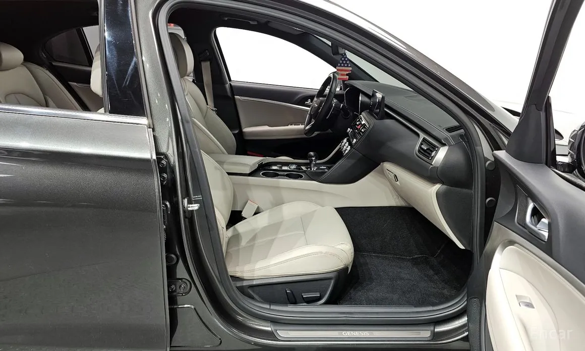 Фото 11 - Genesis G70