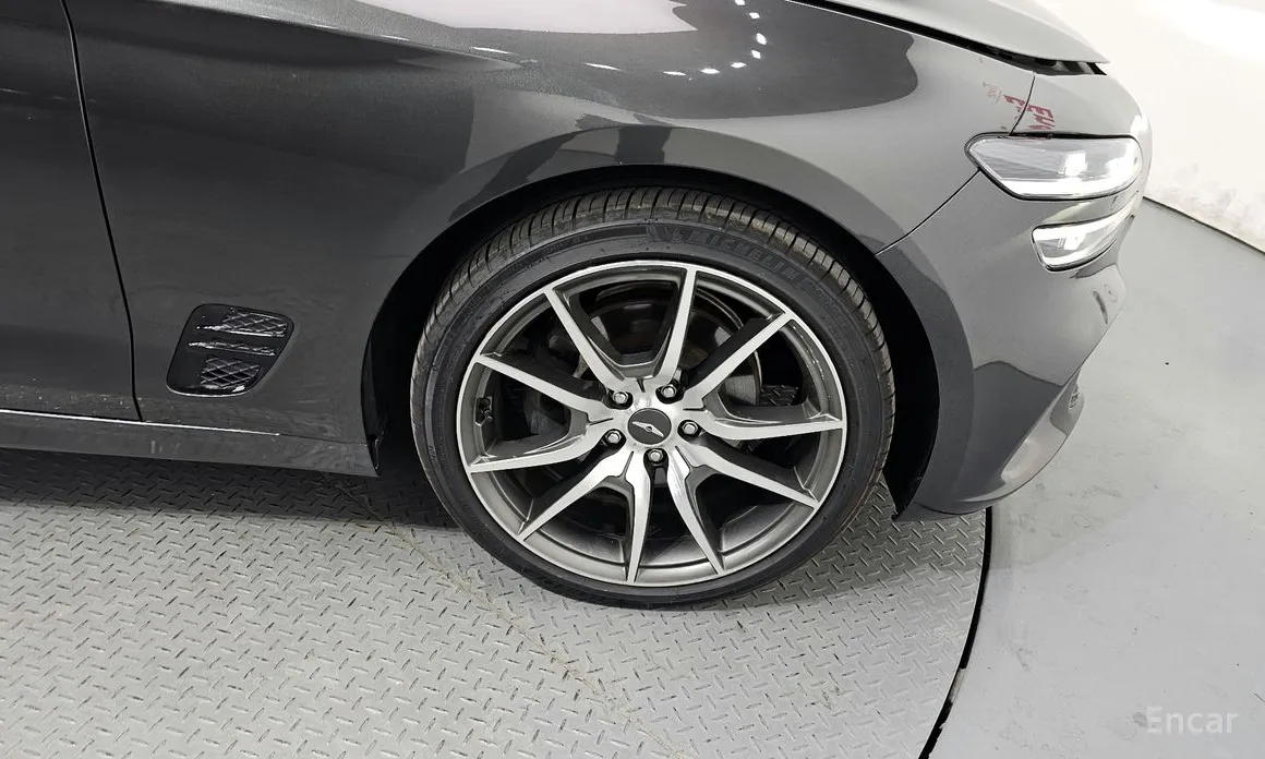 Фото 5 - Genesis G70