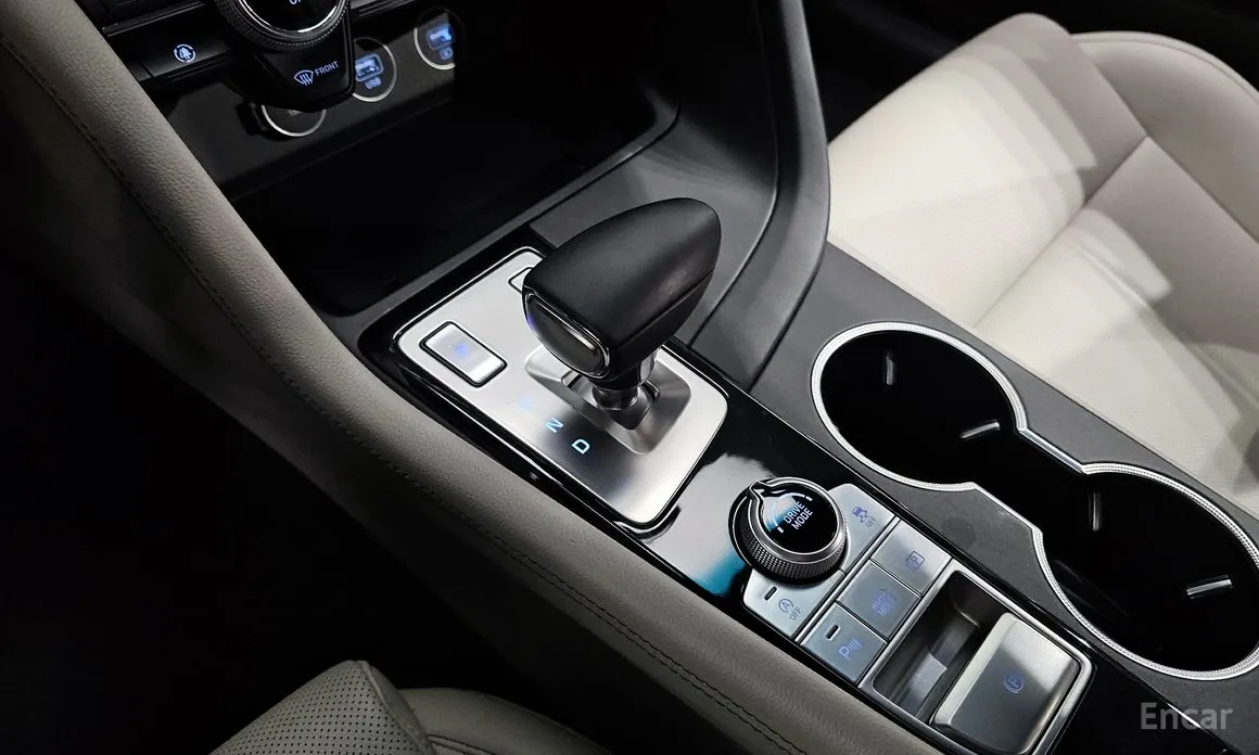 Фото 9 - Genesis G70