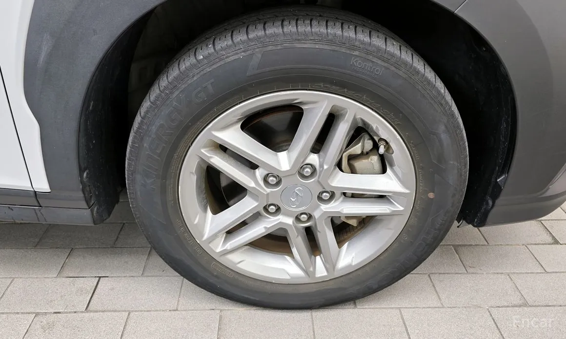 Фото 5 - Hyundai Kona