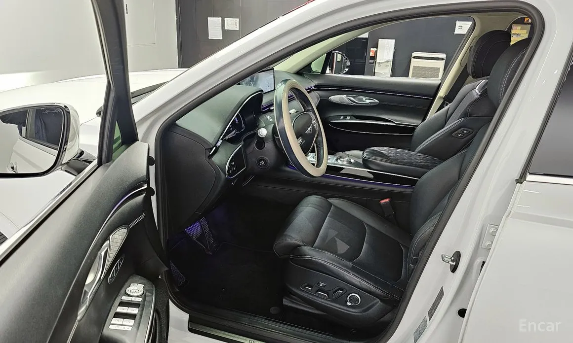 Фото 10 - Genesis GV70