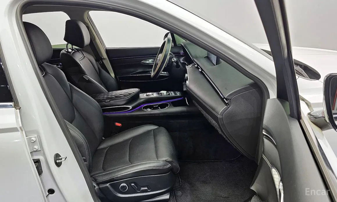 Фото 11 - Genesis GV70