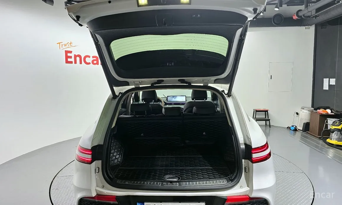 Фото 20 - Genesis GV70