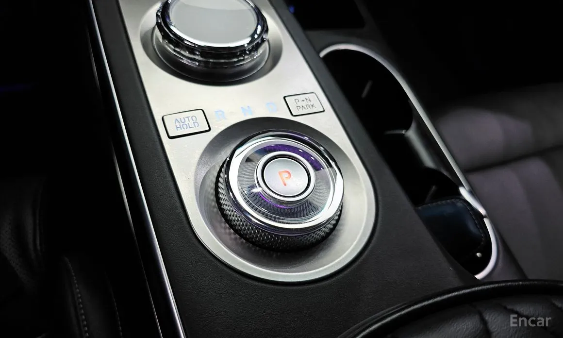 Фото 9 - Genesis GV70