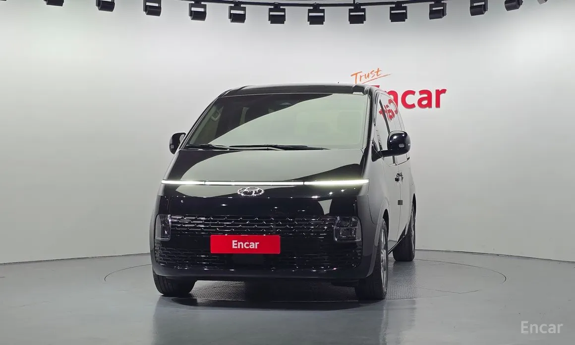 Фото 3 - Hyundai Staria