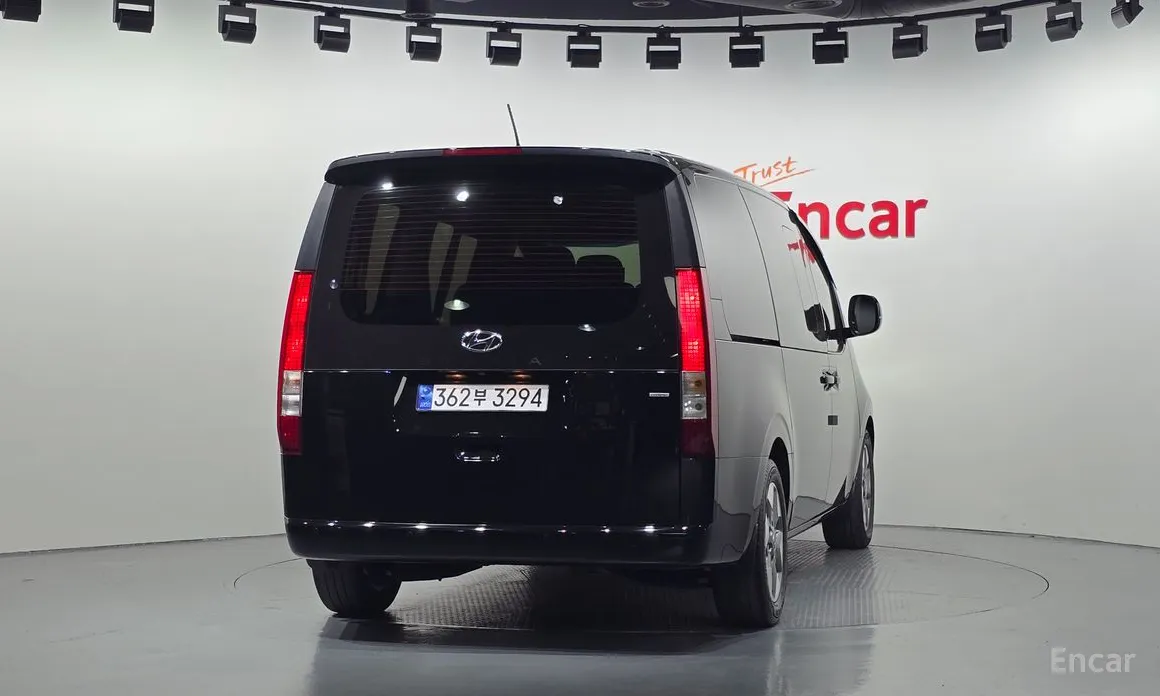 Фото 4 - Hyundai Staria