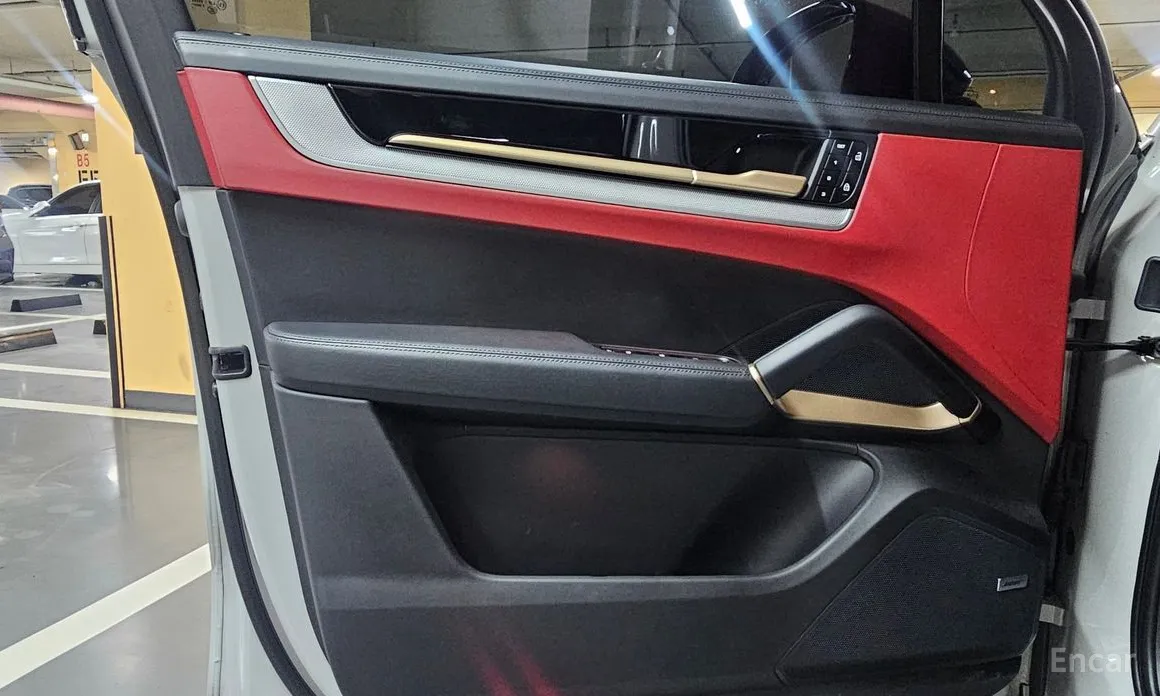 Фото 10 - Porsche Cayenne