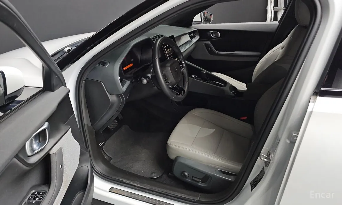 Фото 11 - Polestar 2