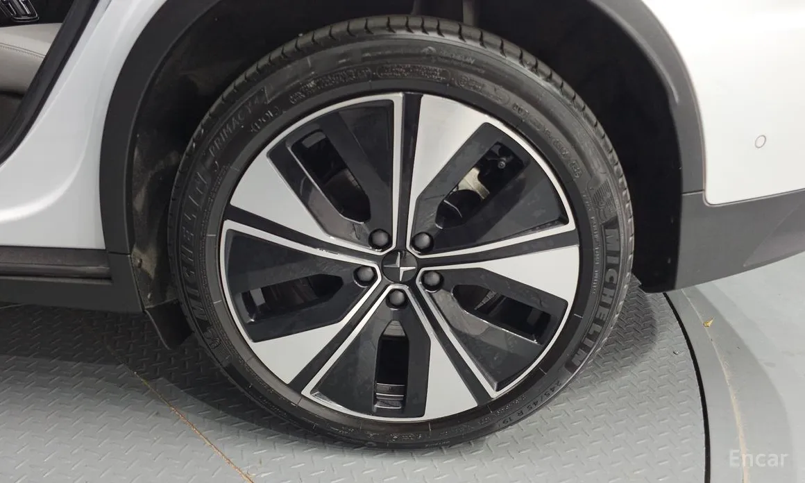 Фото 5 - Polestar 2