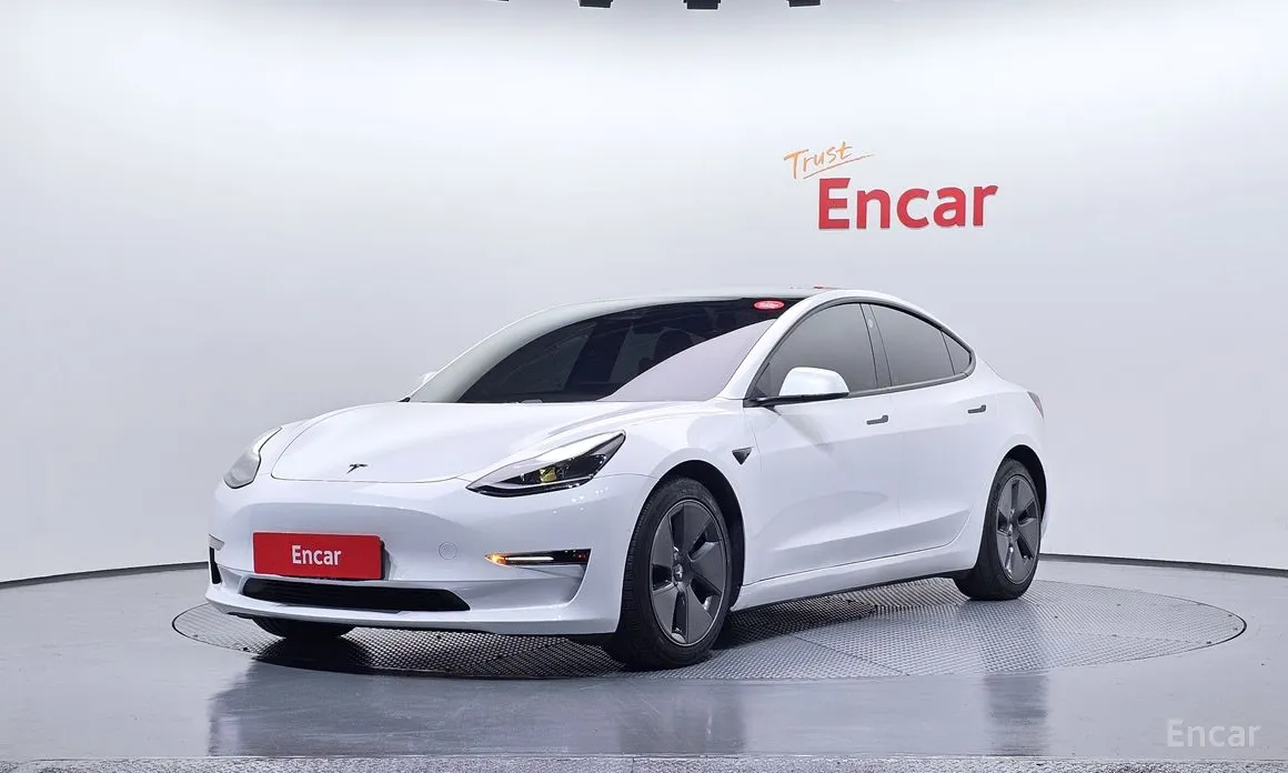 Фото 1 - Tesla Model 3