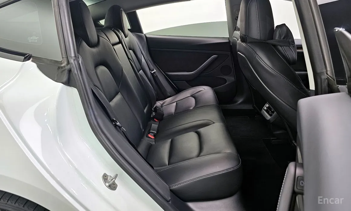 Фото 12 - Tesla Model 3