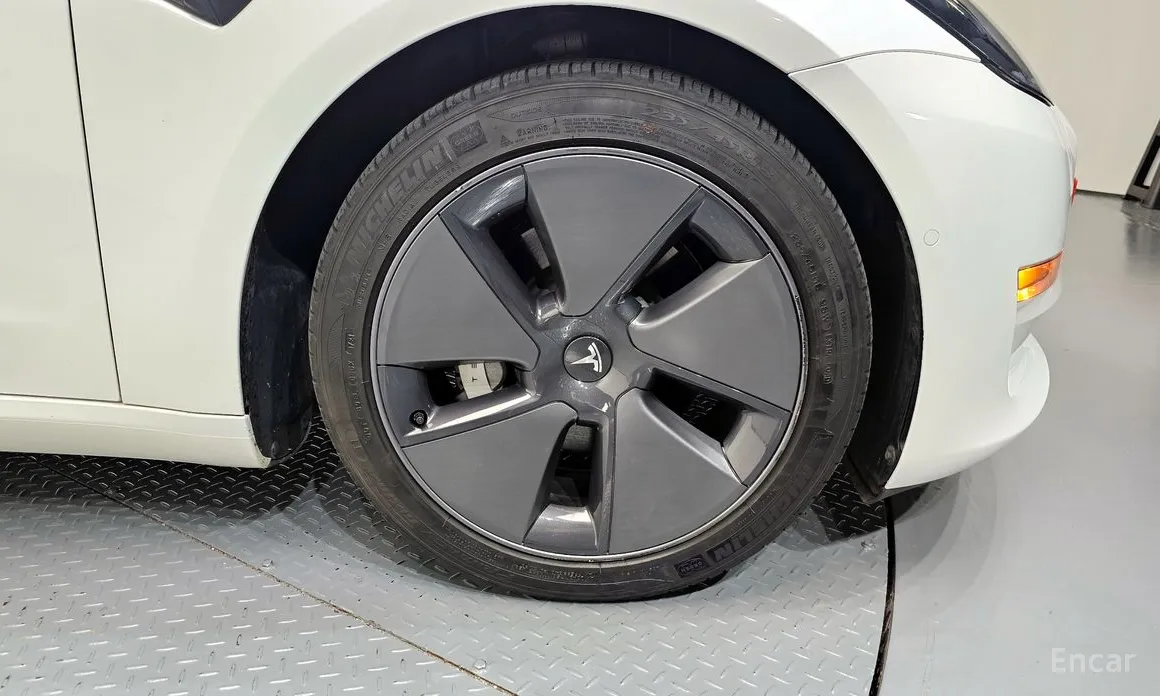 Фото 5 - Tesla Model 3