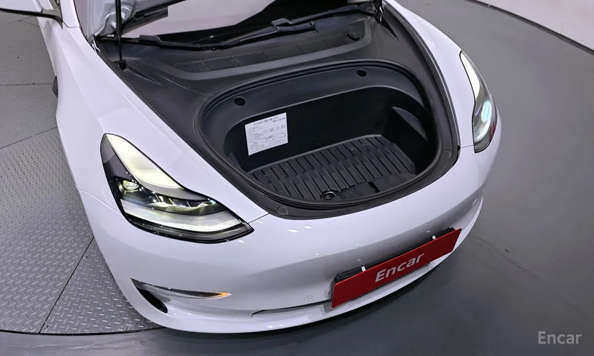 Фото 6 - Tesla Model 3